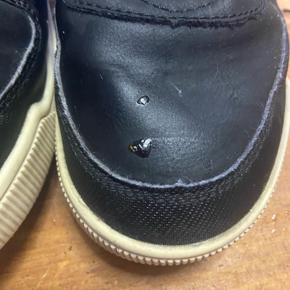 Children's Place black high top big boys play sneakers size 4
Loop & hook - Picture 6 of 8